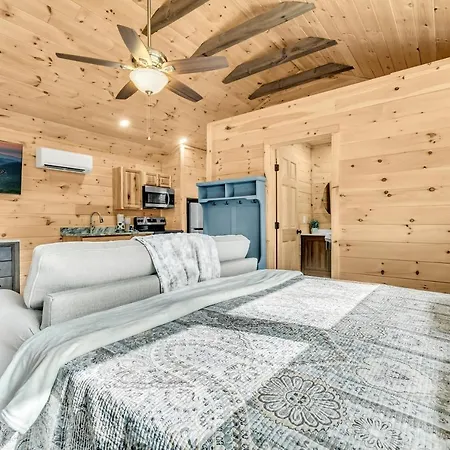 The Bungalow At Greenbriar Creek -Pickleball Court, Creek, Wifi, Mountain Views, Starting At 79
